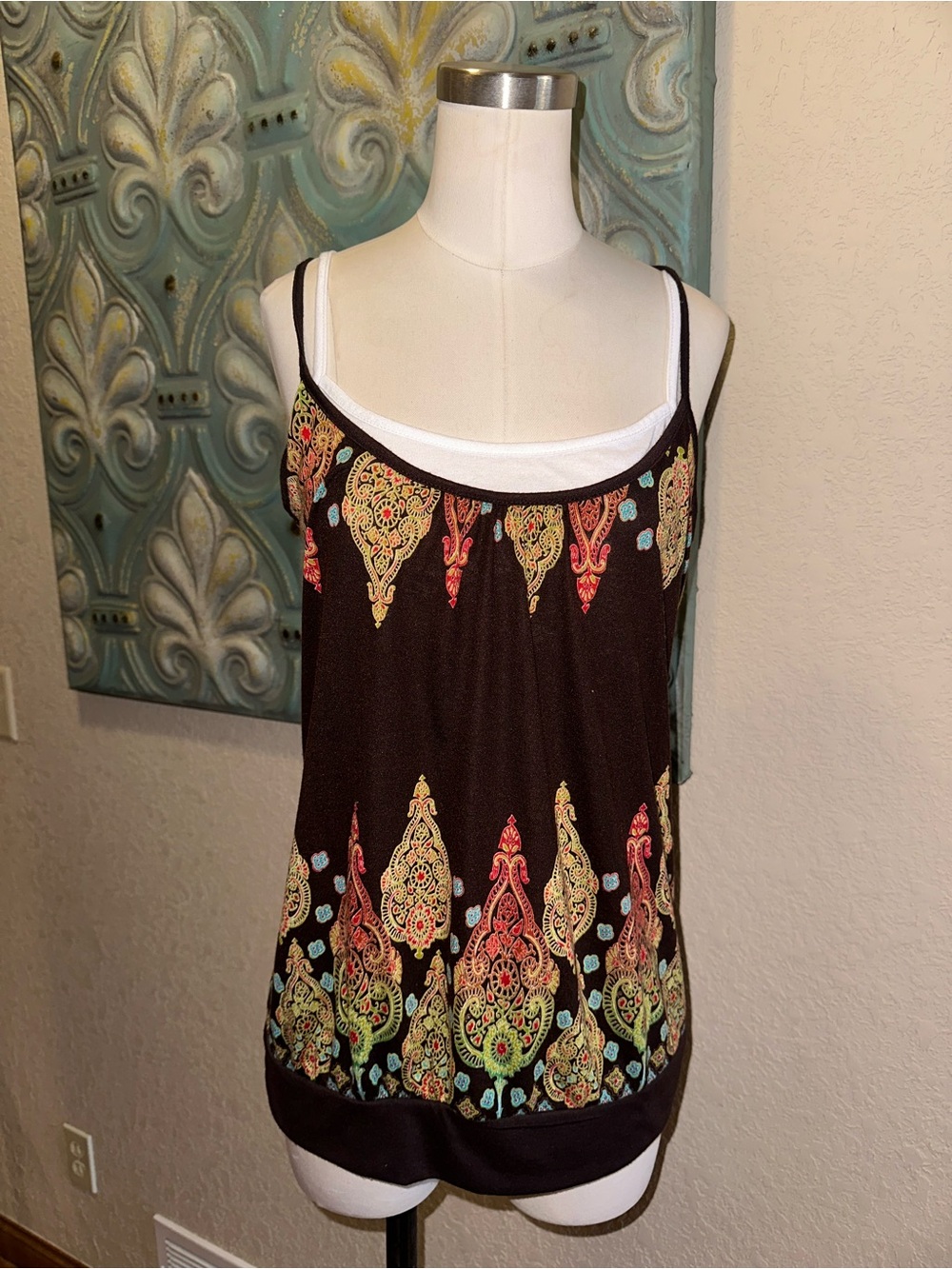 Breakers Y2K Paisley Strappy Tank Top Women’s XL